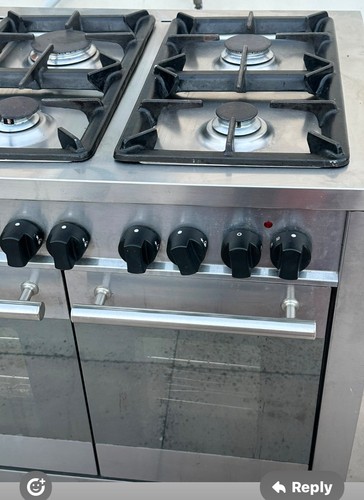 Freestanding gas cooker 900cm
